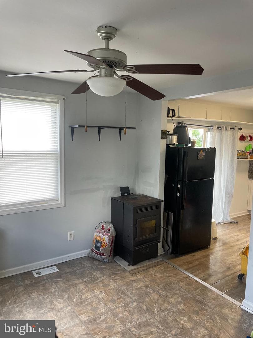 7827 Price Lane photo 4