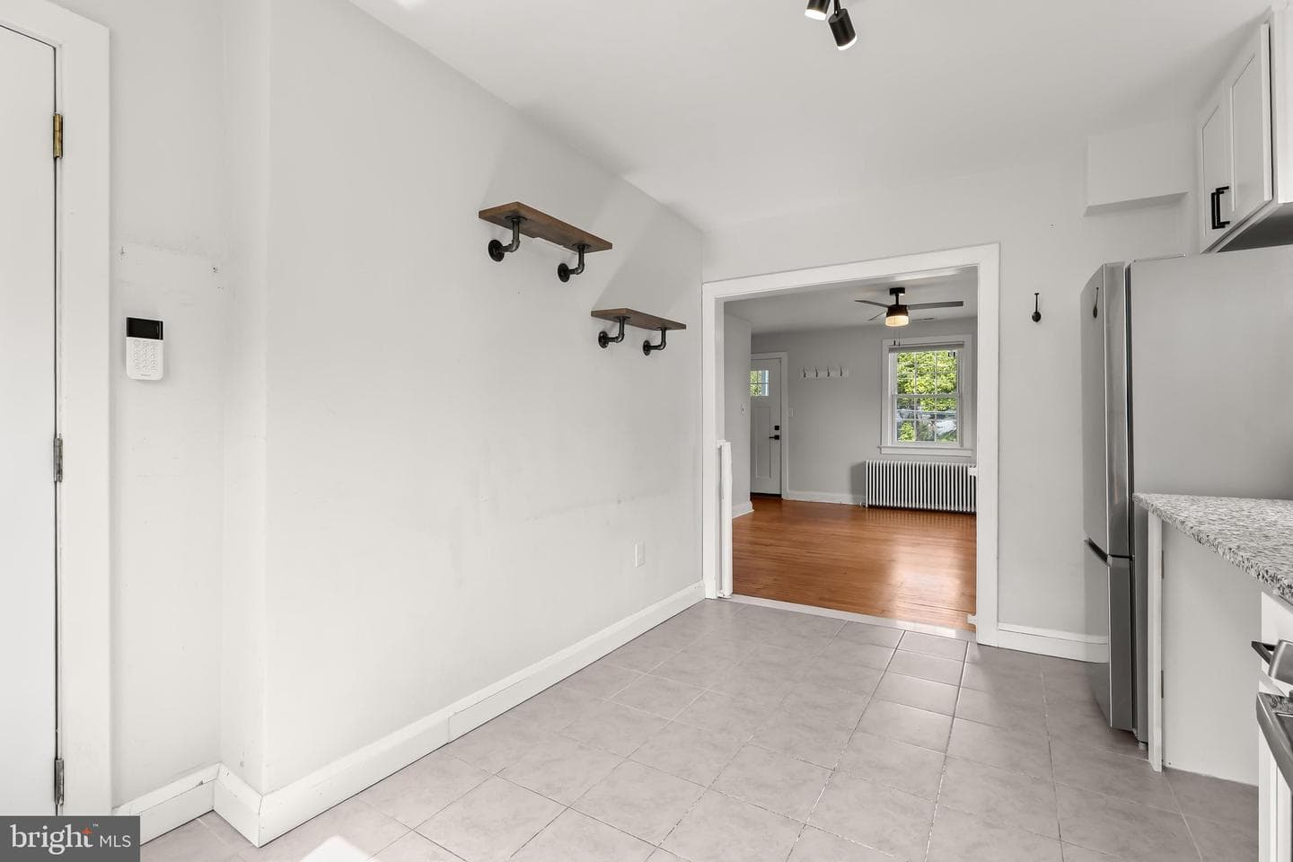 1429 Front Avenue photo 12