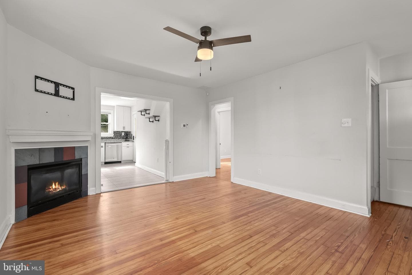 1429 Front Avenue photo 6