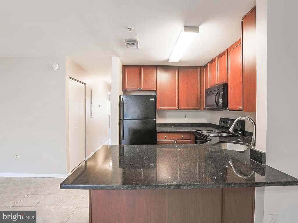 78 Ashlar Hill Ct # 1 photo 4