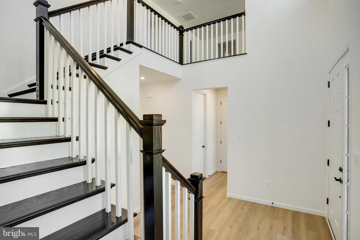 5715 Charlies Way photo 4