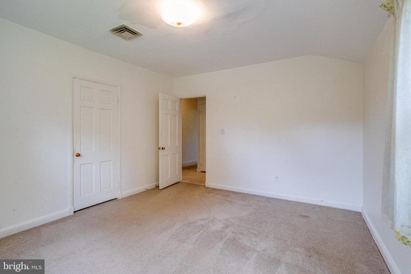 500 Stratford Ct photo 39