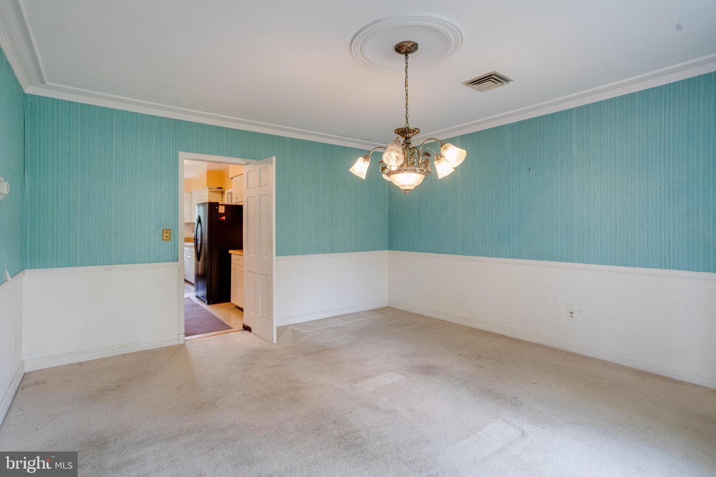 500 Stratford Ct photo 45