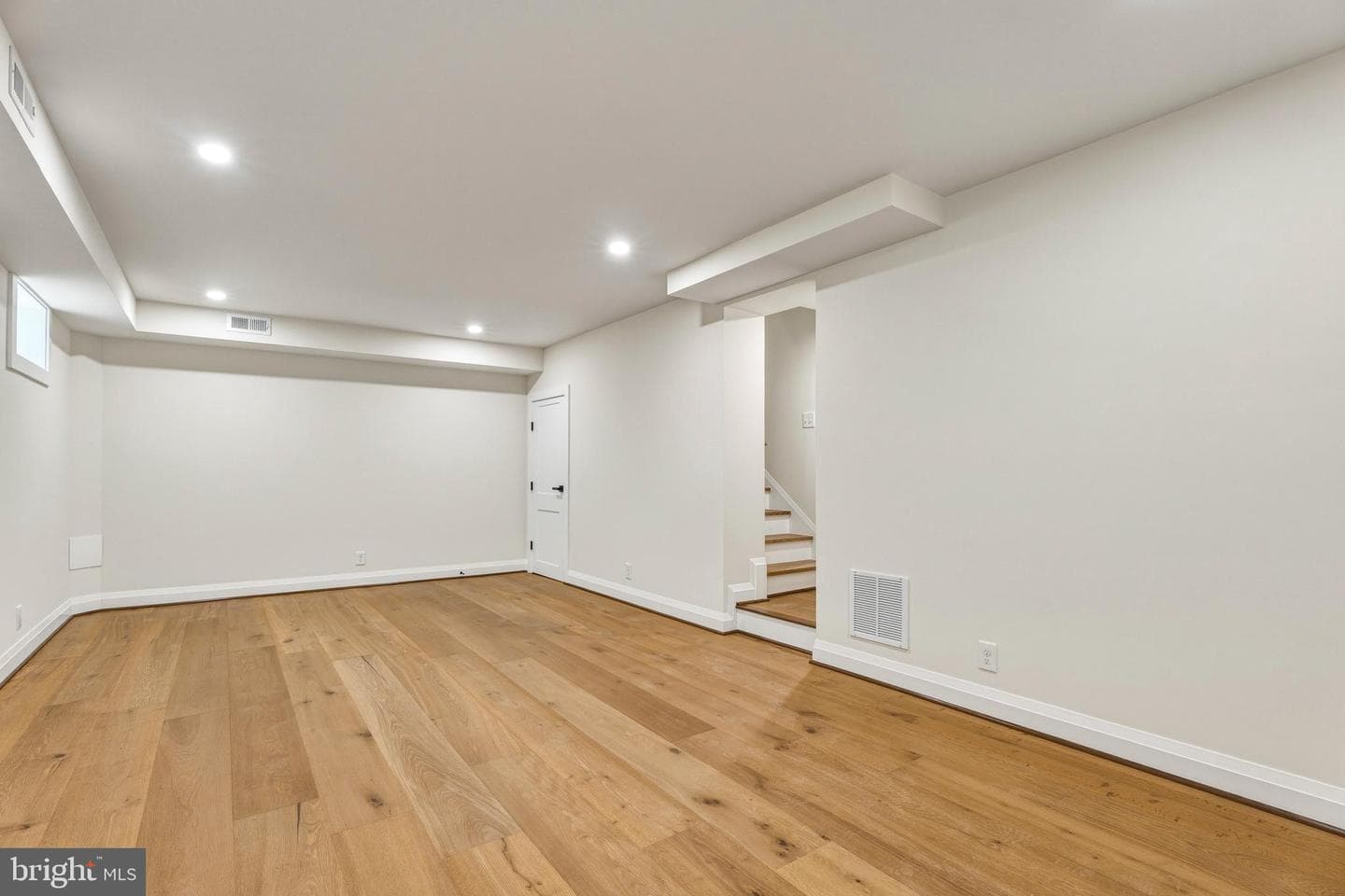 908 Stevenson photo 26