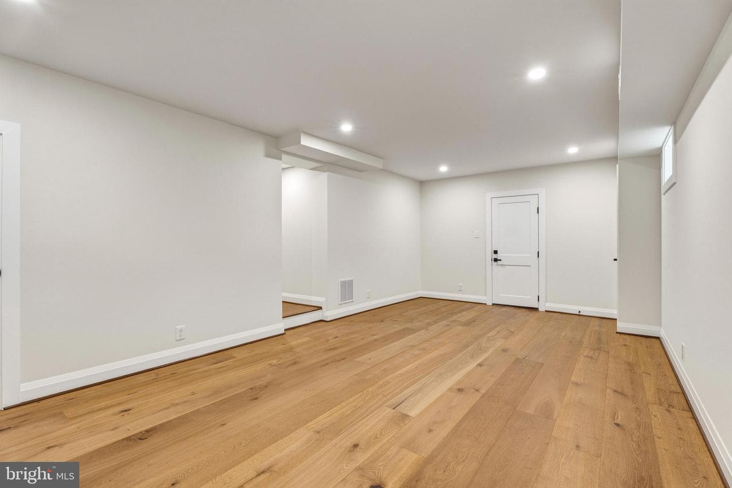 908 Stevenson photo 27