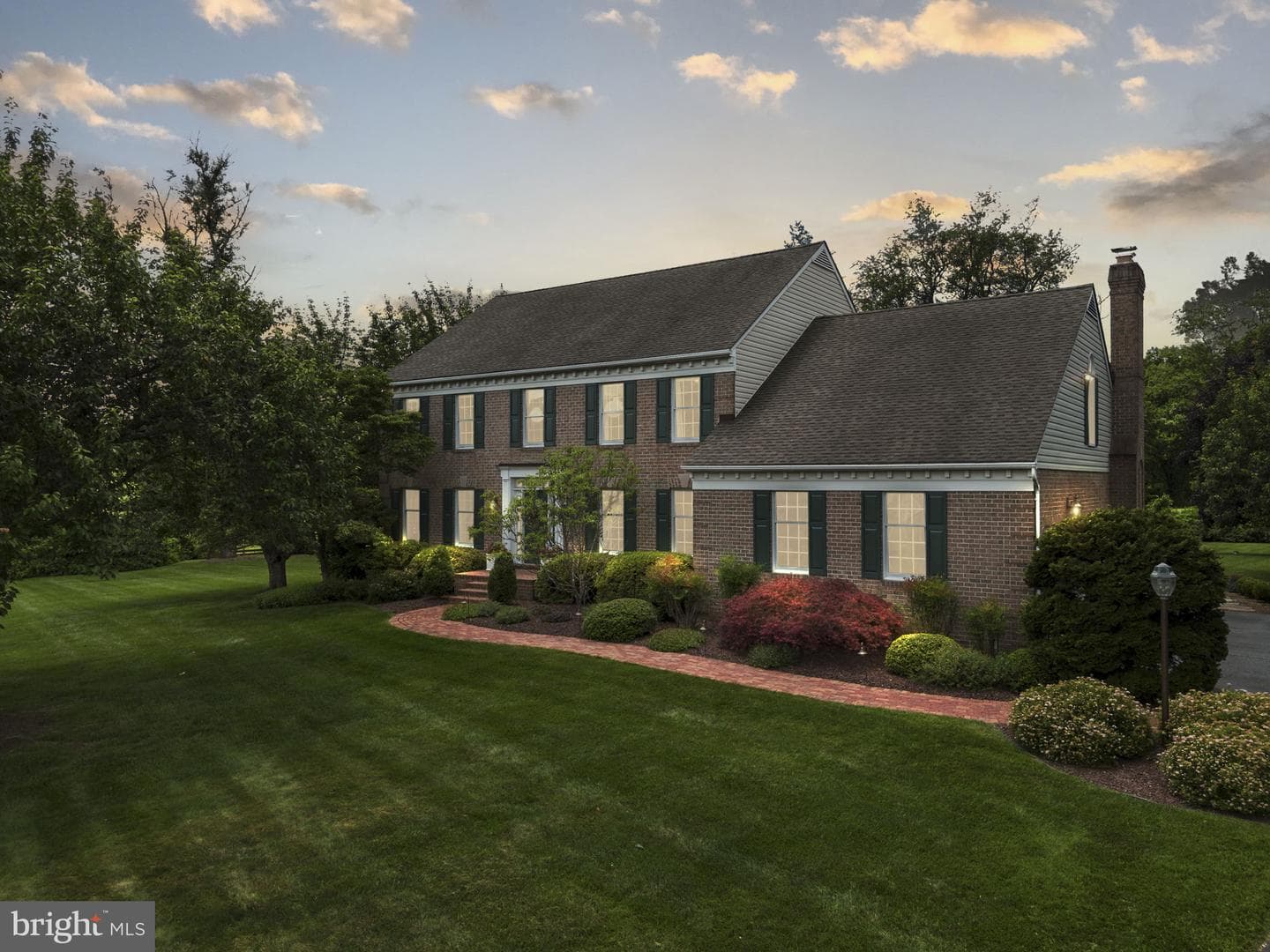 24 Manor Knoll Court photo 5