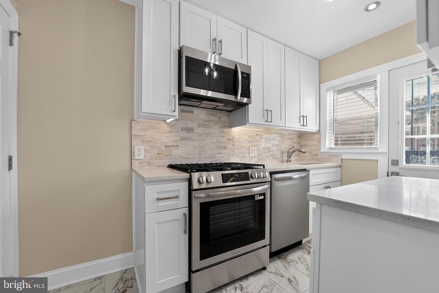2128 Redthorn photo 5