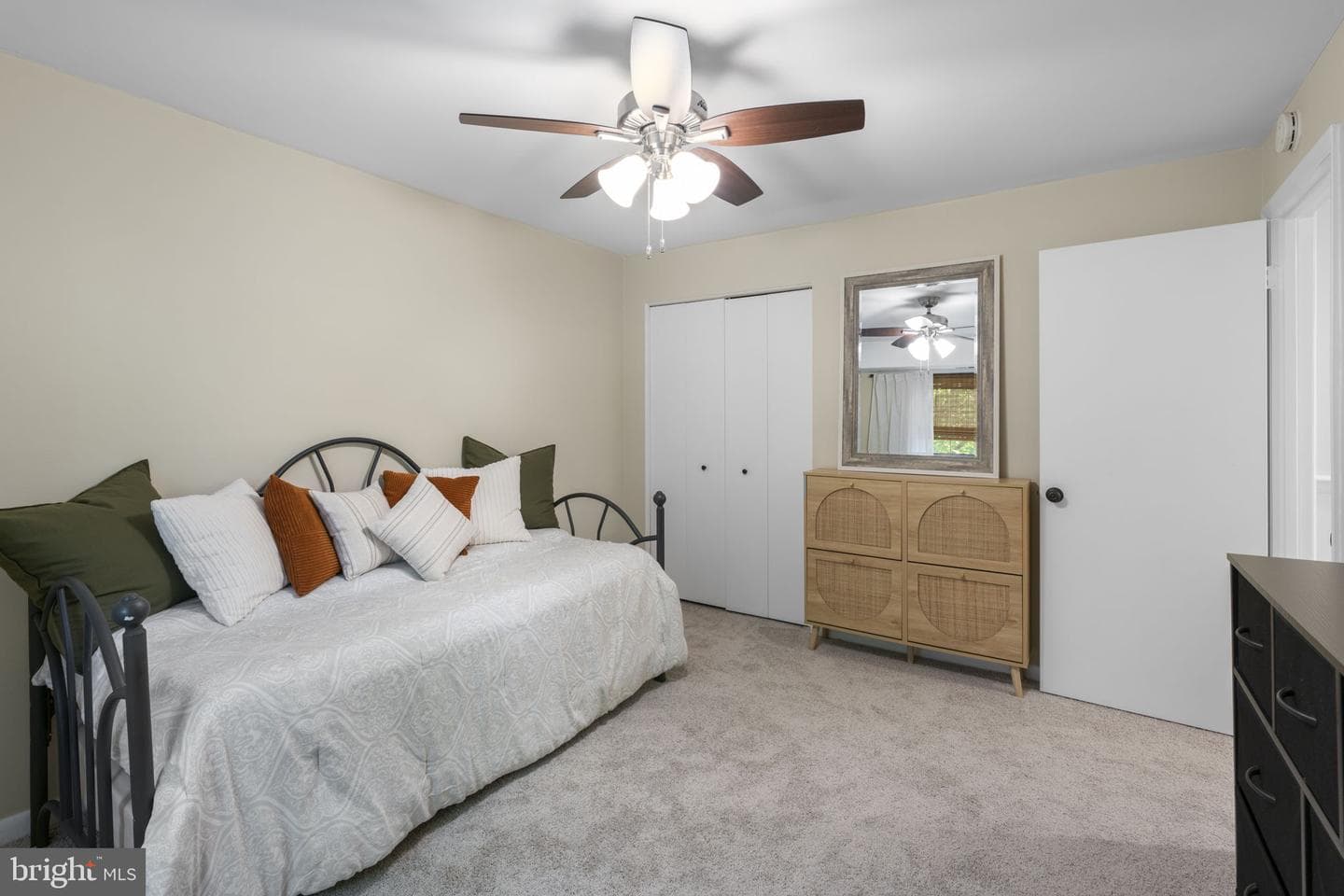 1 Elphin Court #301 photo 23