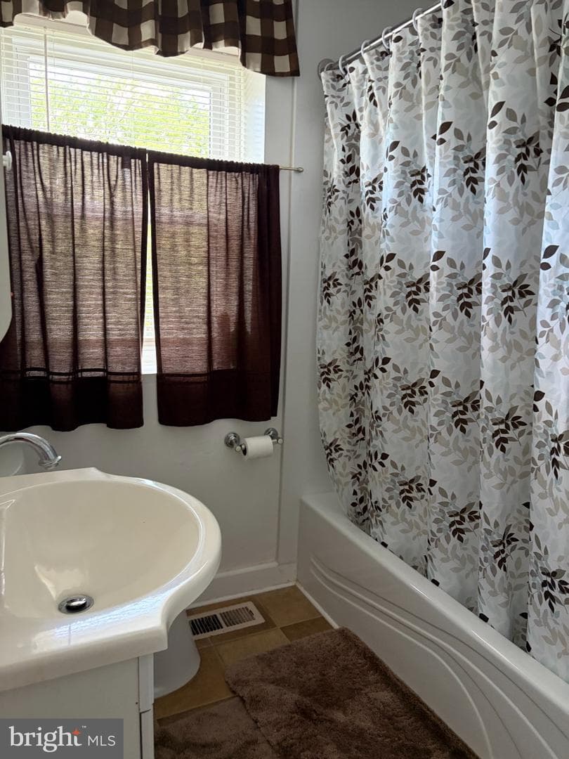 638 Kingston Road photo 13