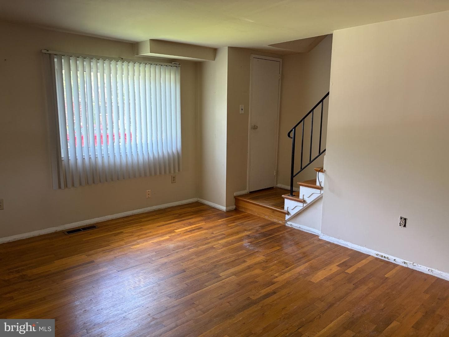 638 Kingston Road photo 5