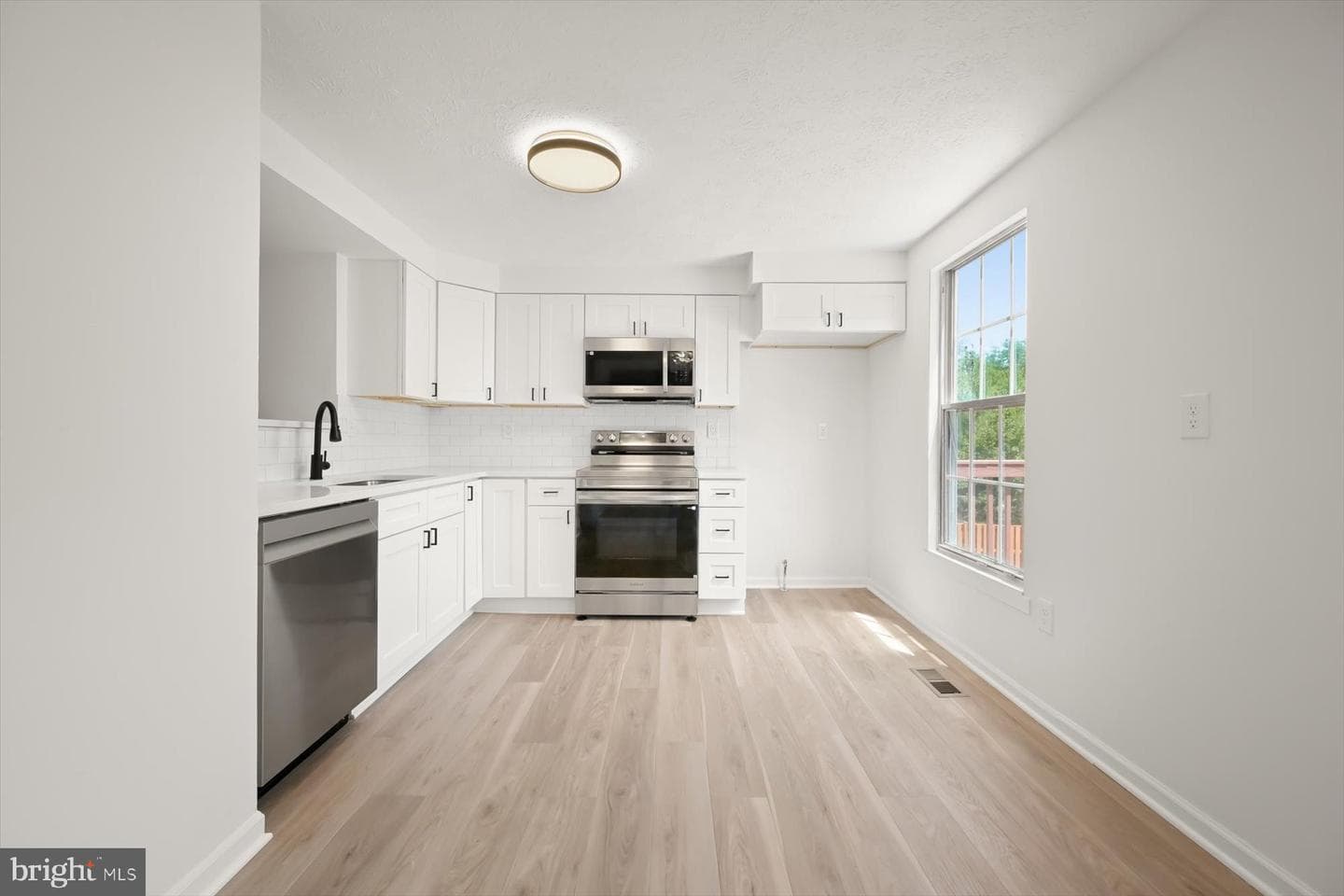 7833 Paddock Way photo 10