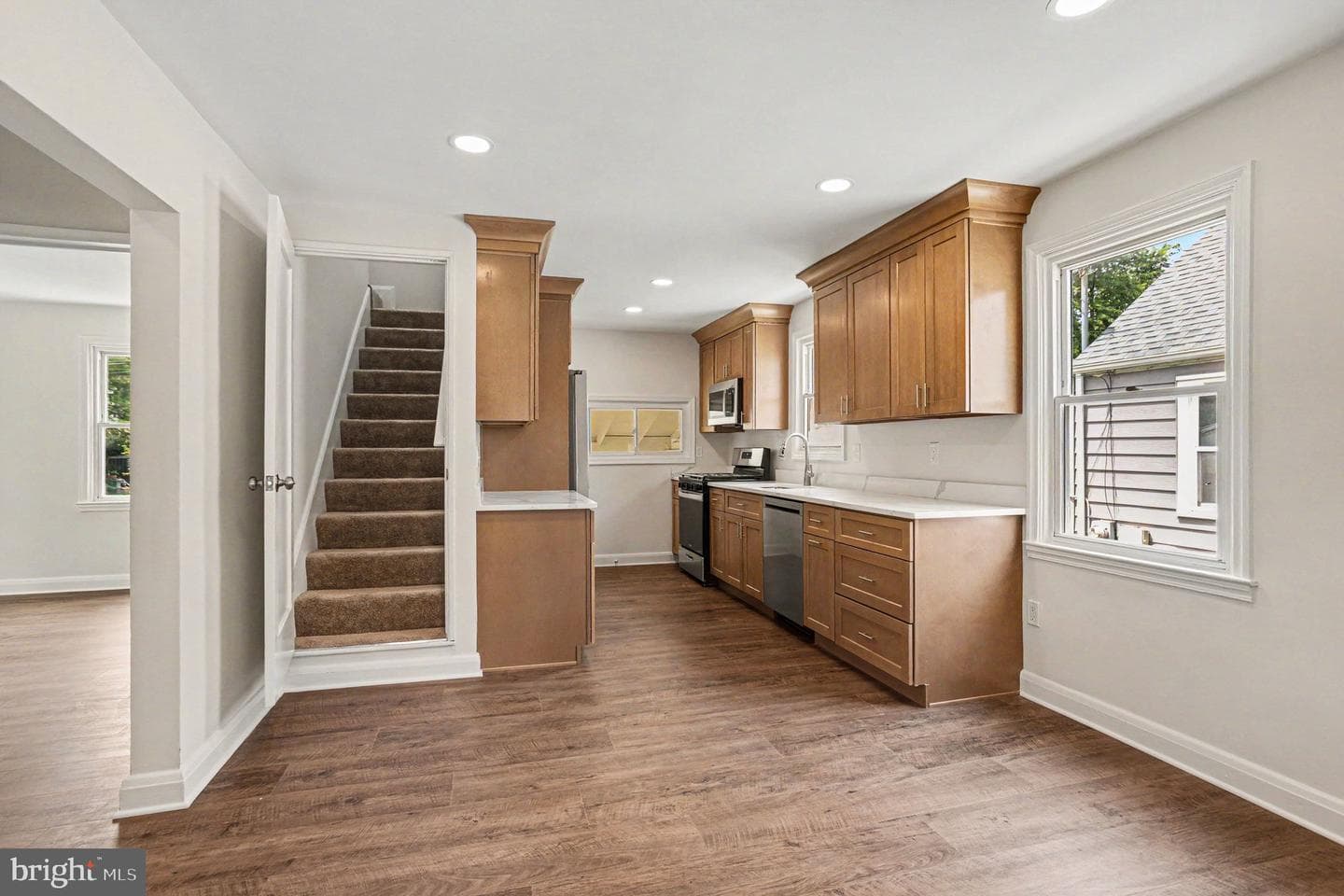 2513 Canterbury Road photo 4