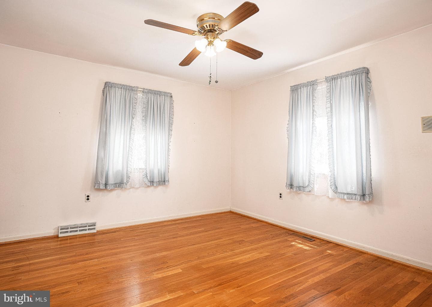 614 George Avenue photo 33