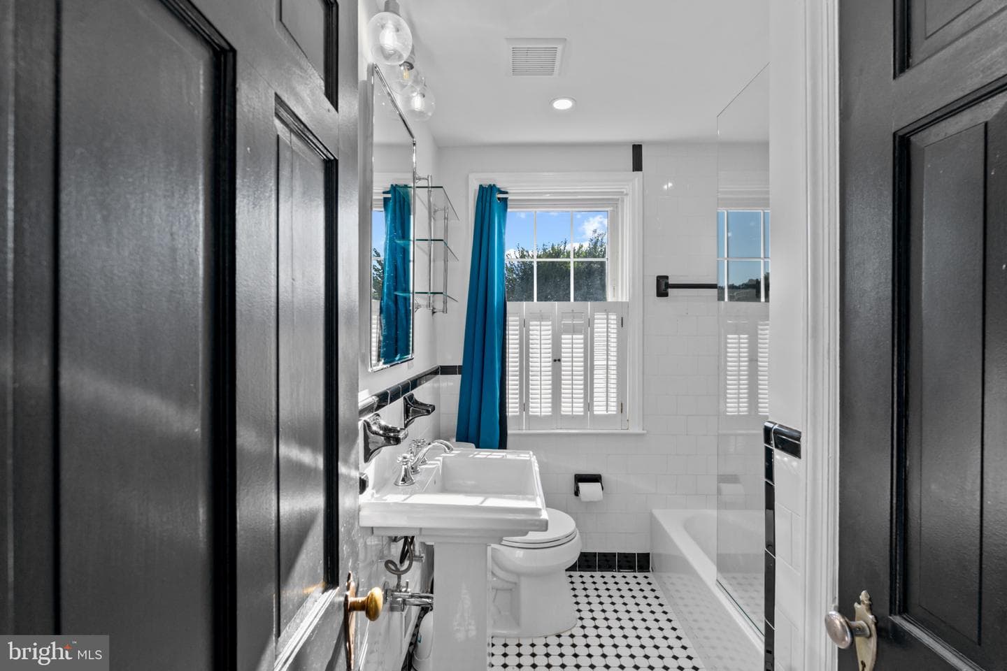 327 Stratford Road photo 23