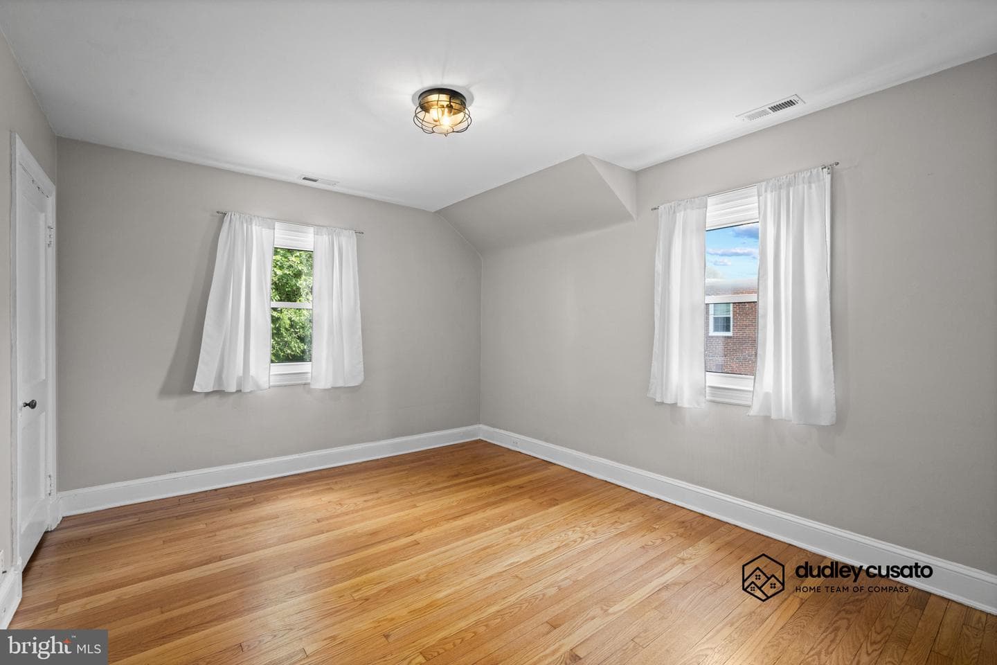 47 Willow Avenue photo 18