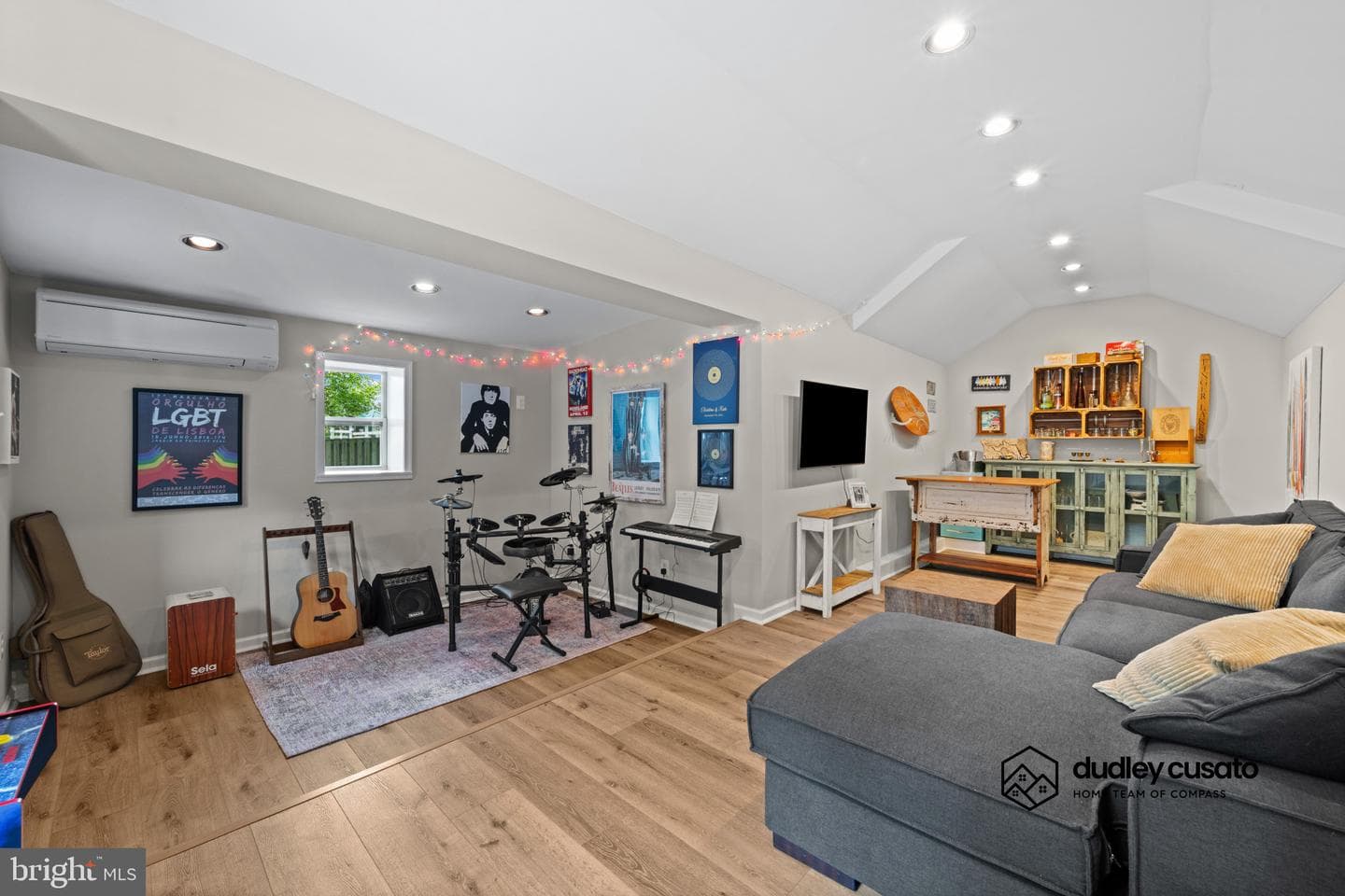 47 Willow Avenue photo 30