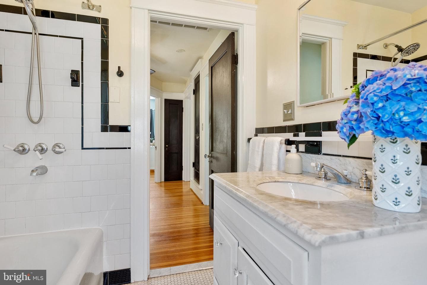 110 Osborne Avenue photo 33