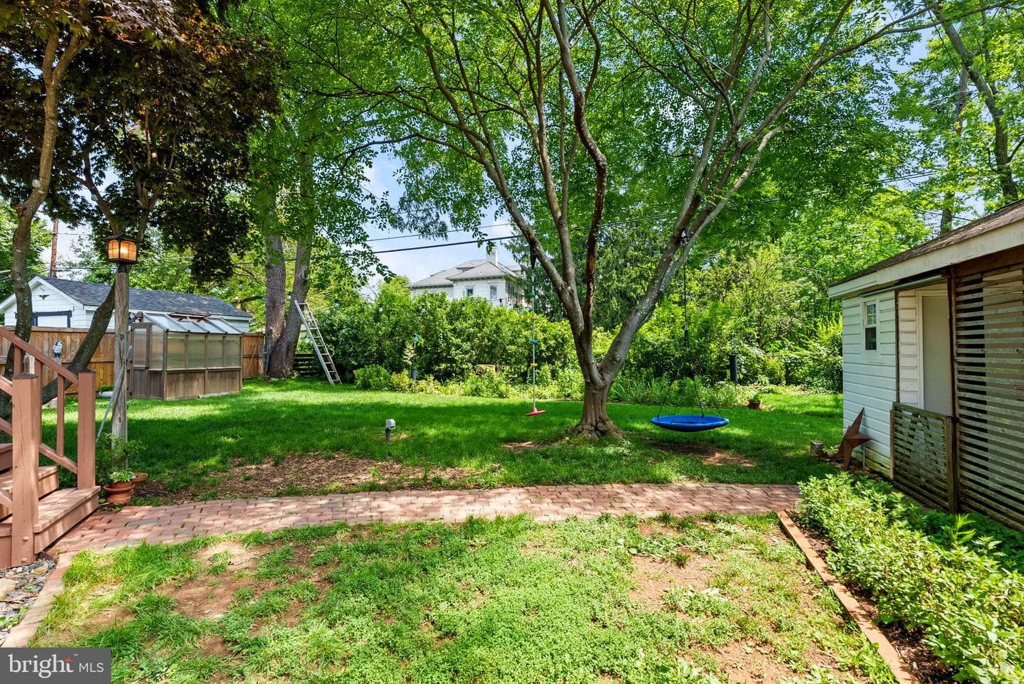 110 Osborne Avenue photo 46