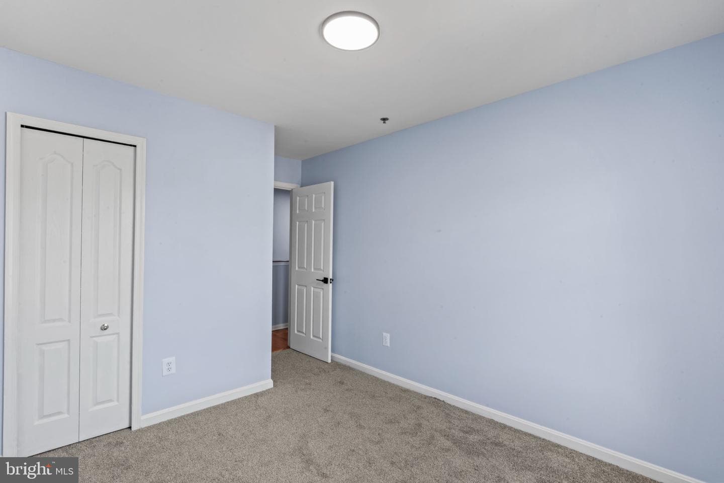 122 Persimmon Cir photo 3