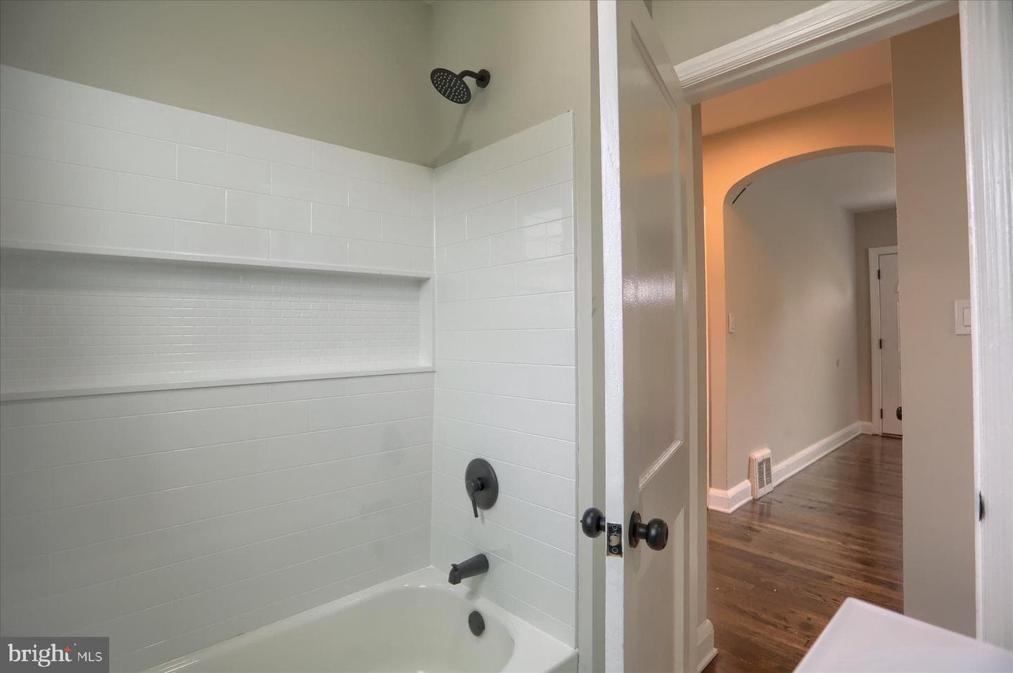 24 Lincoln Avenue photo 16