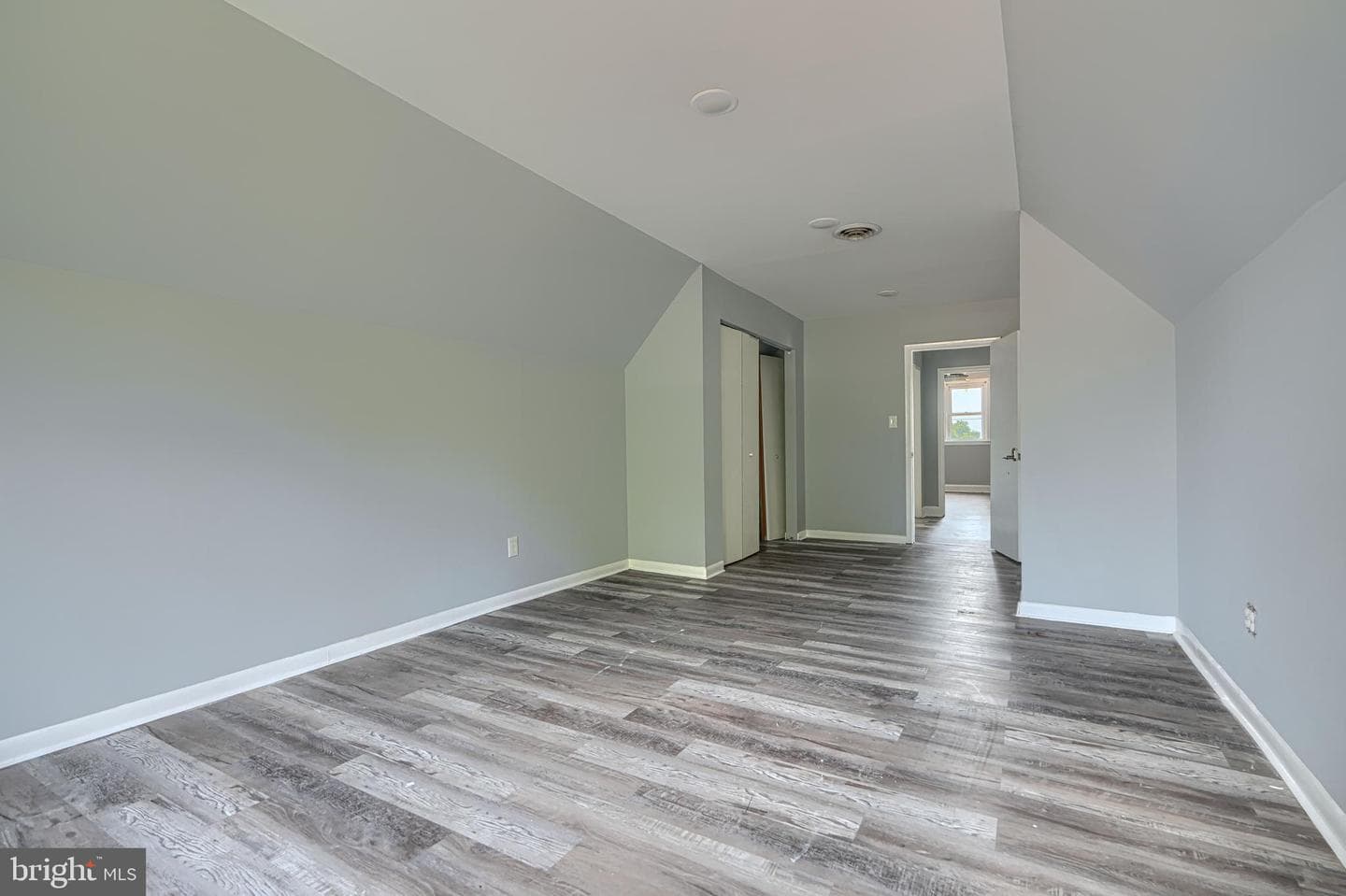 7428 Poplar Avenue photo 31