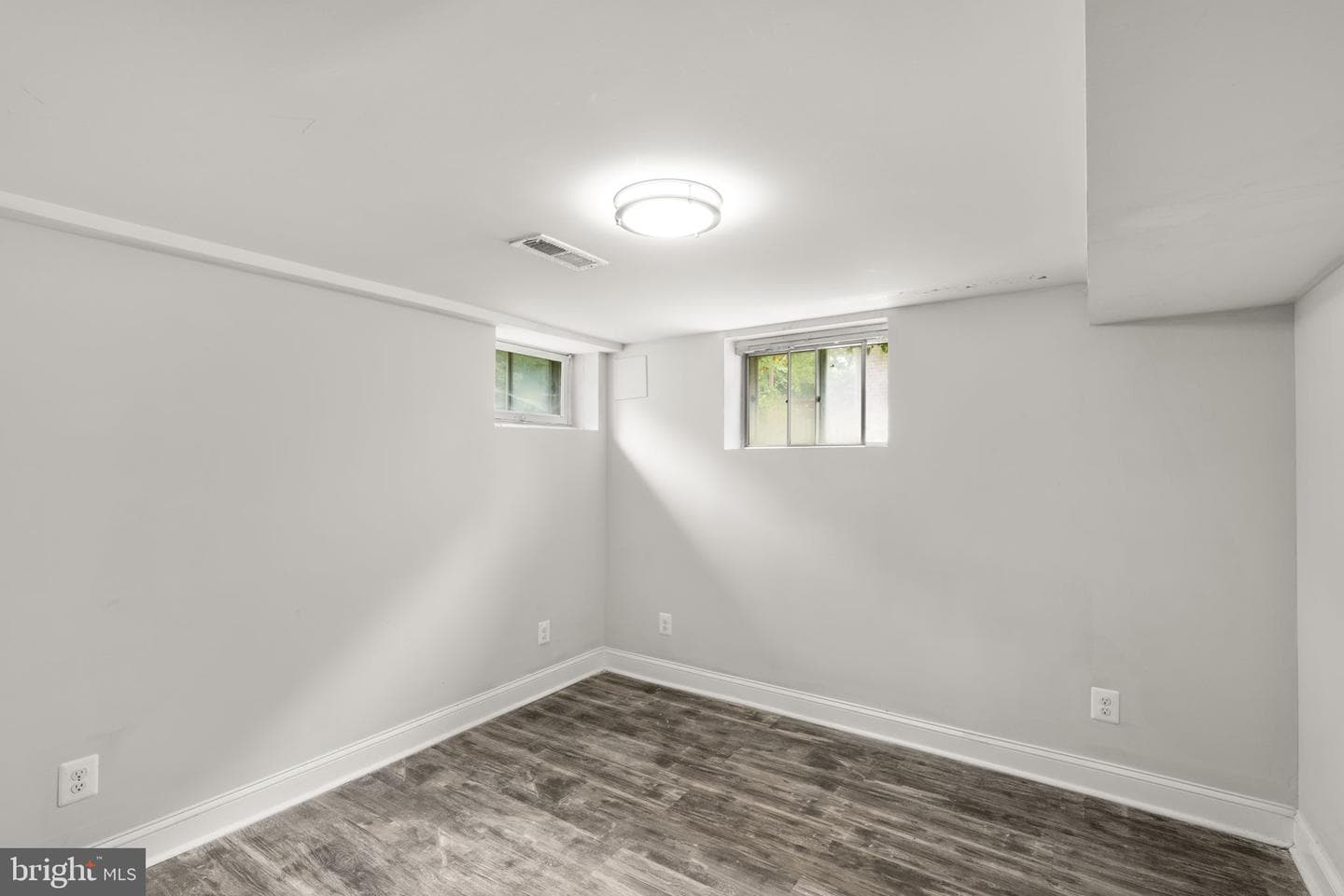 577 Brook Road photo 33