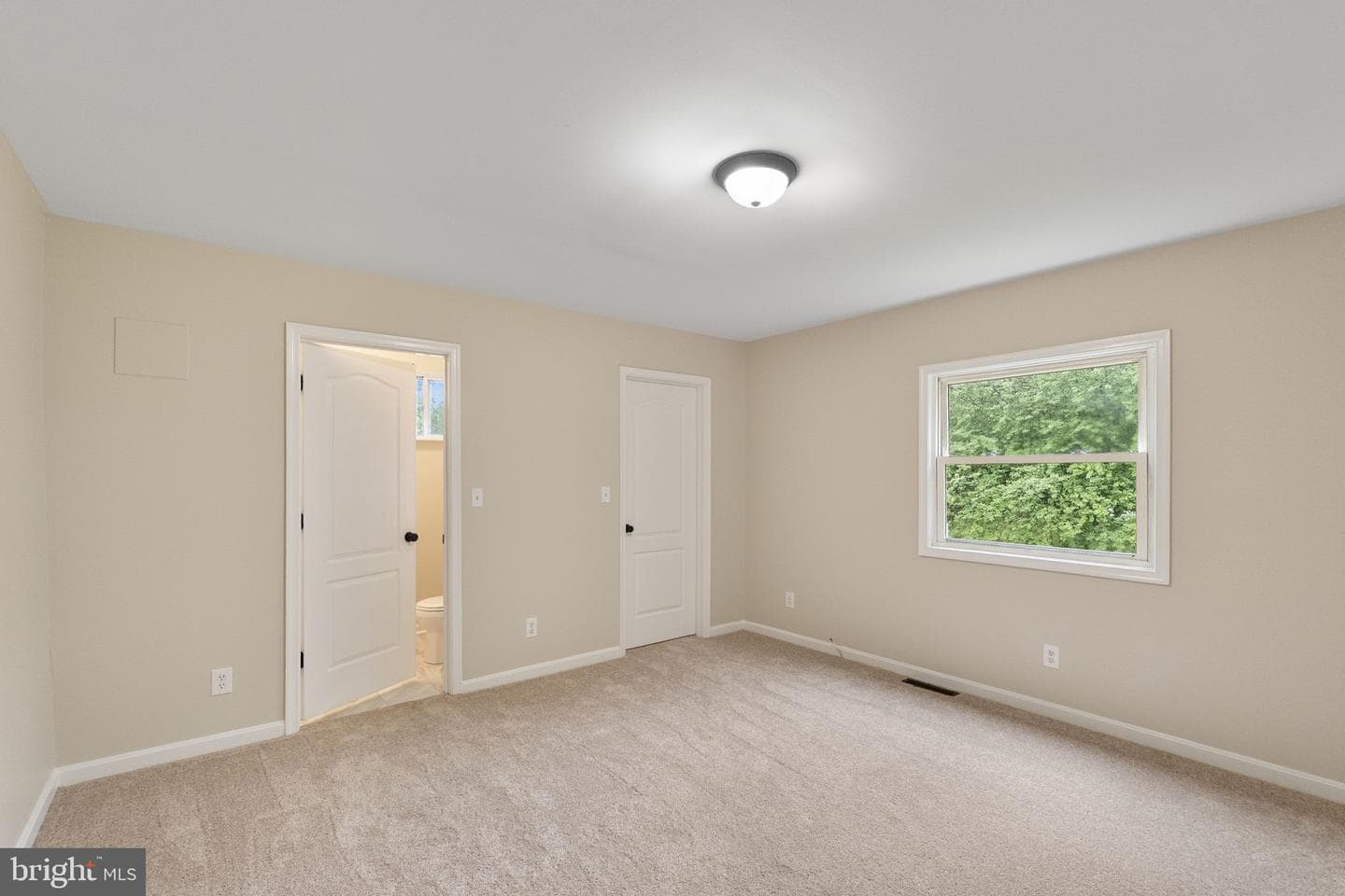 33 Bond Avenue photo 14