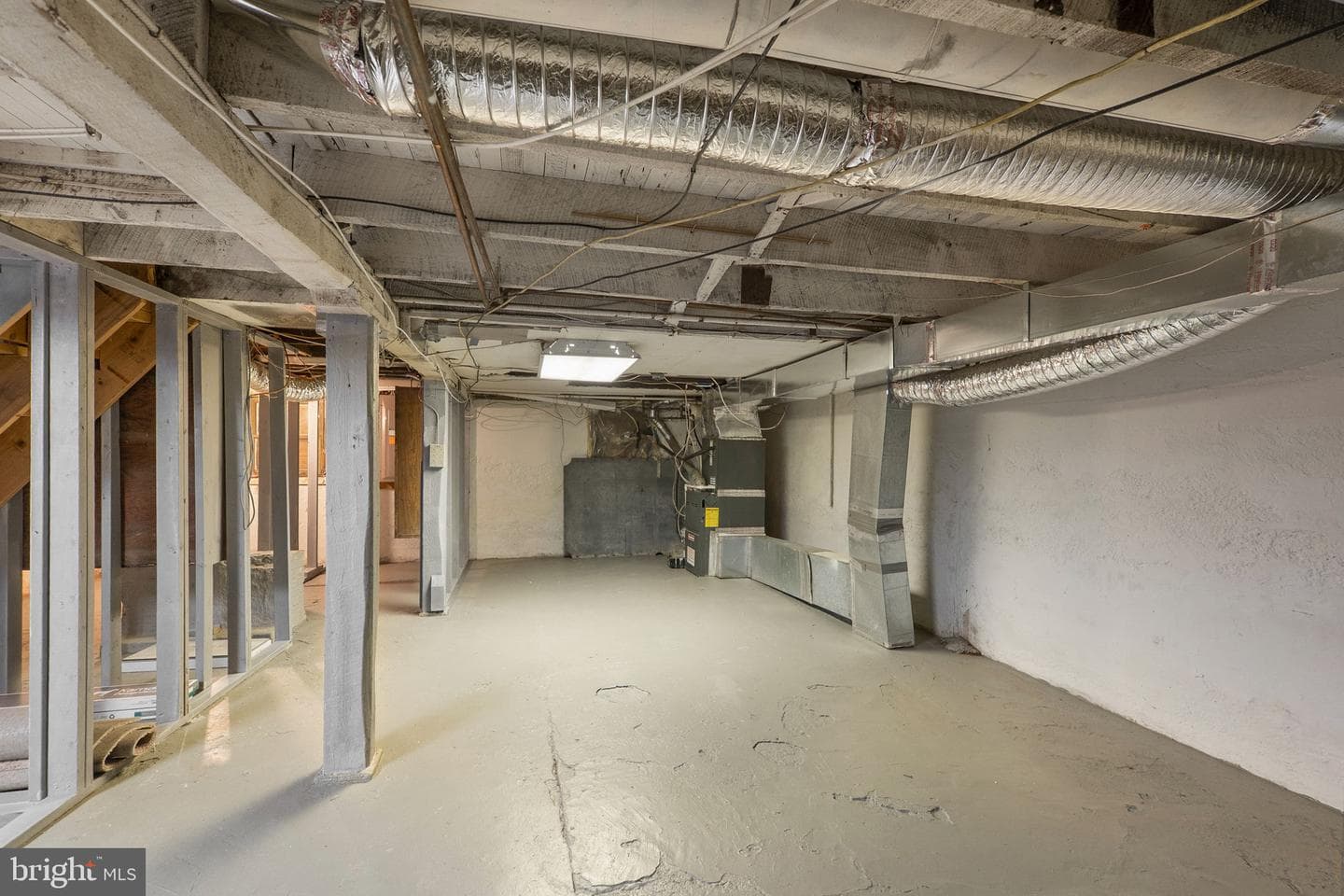 33 Bond Avenue photo 25