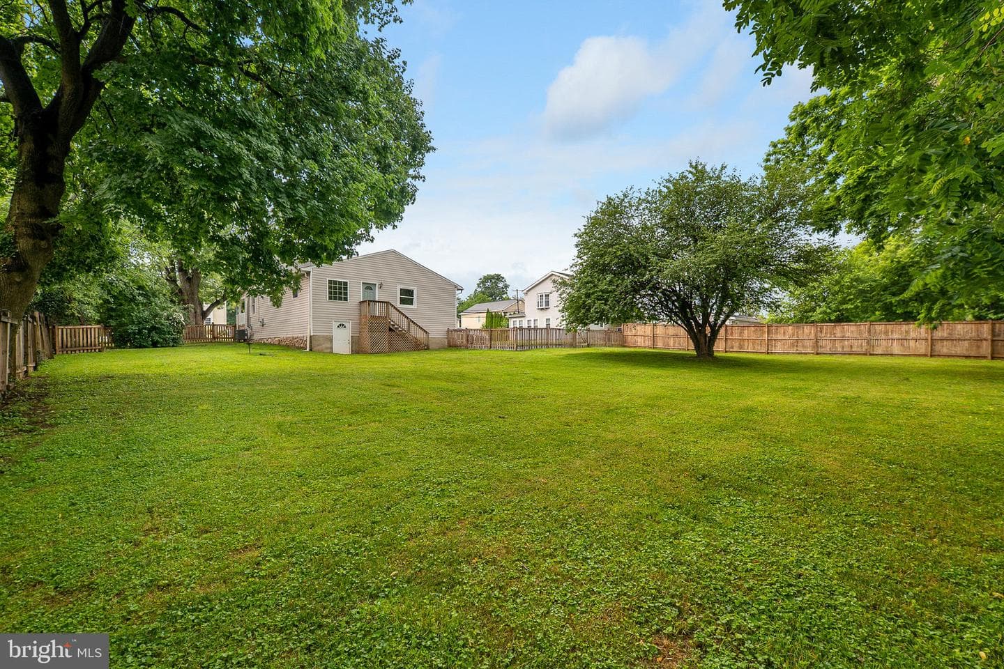 33 Bond Avenue photo 31