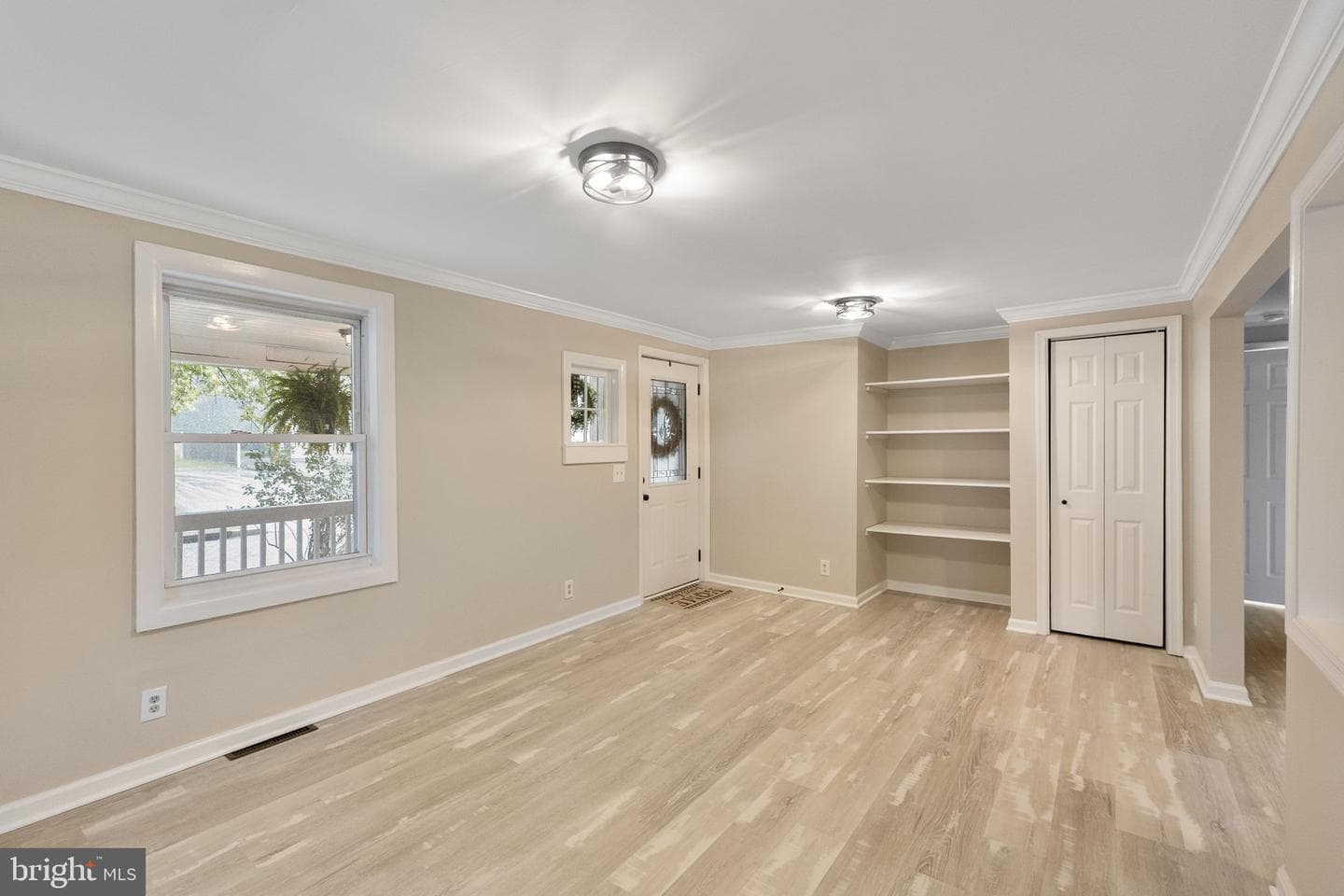 33 Bond Avenue photo 6
