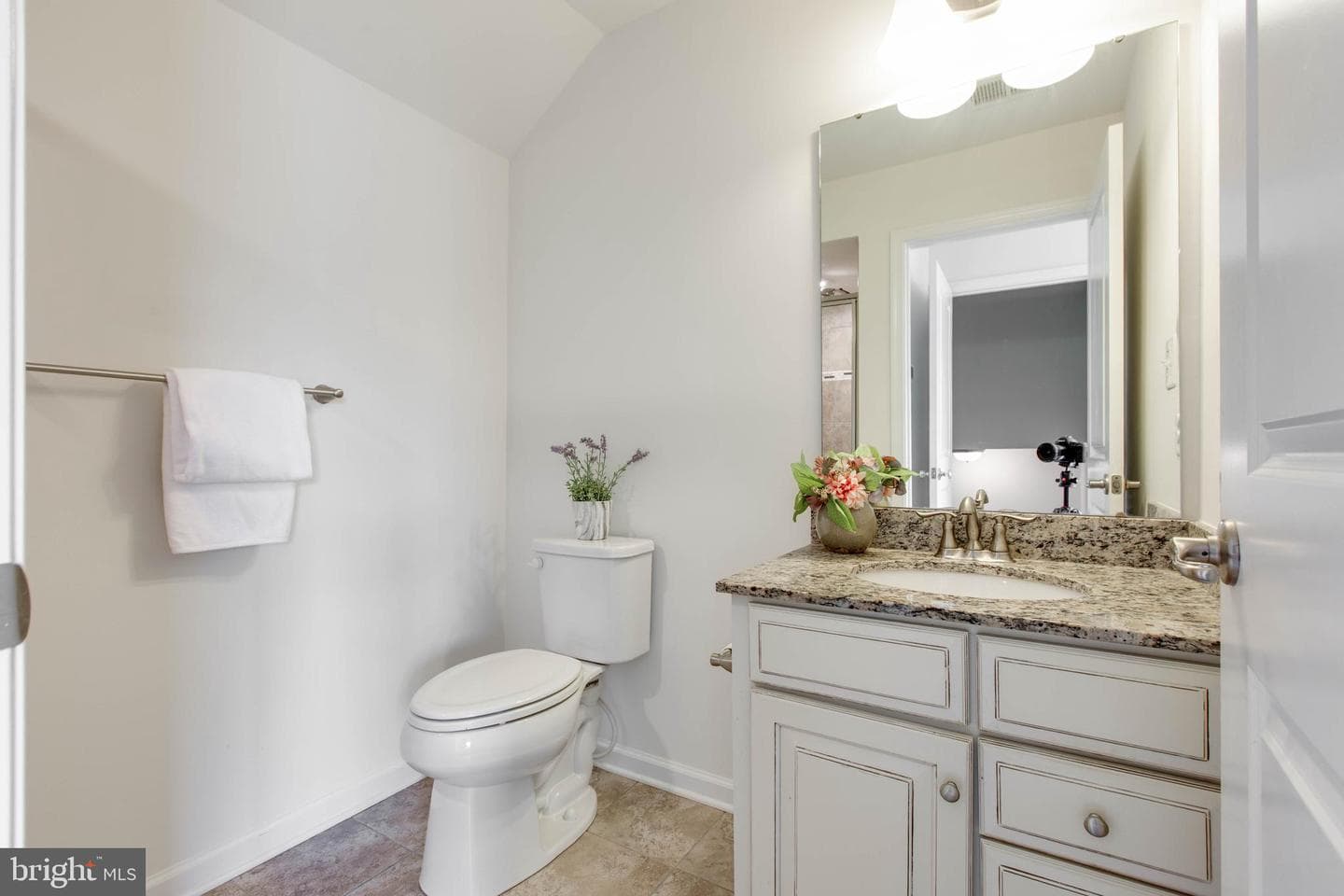 807 Foxleigh Way photo 39