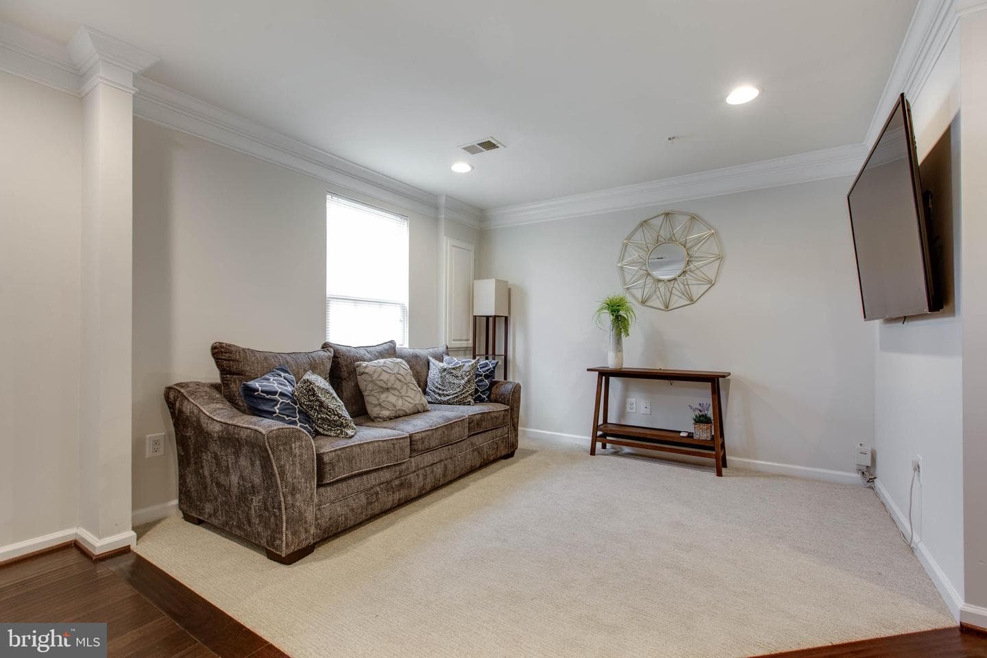 807 Foxleigh Way photo 6