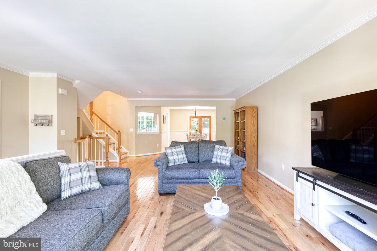 752 Leister Drive photo 6