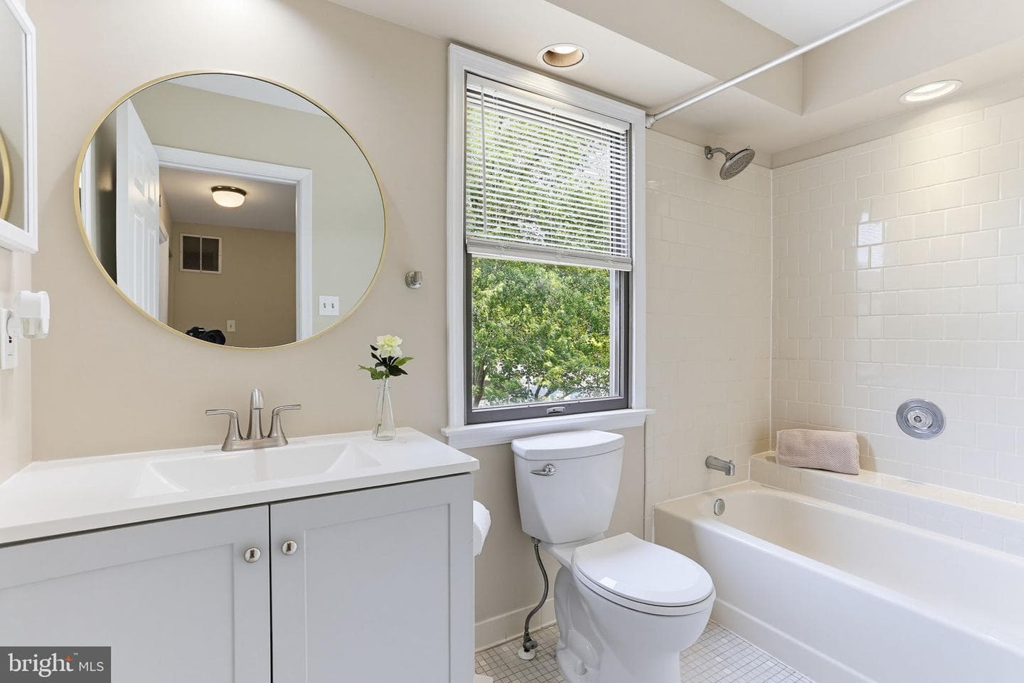 42 Rhodes Pl photo 19