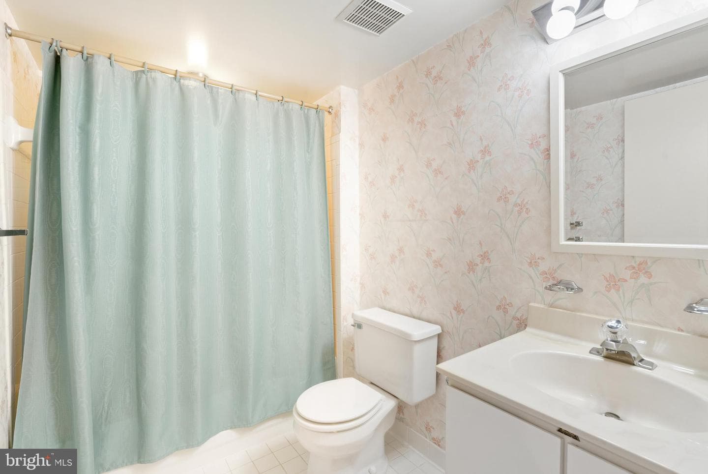 1 Lucan Court #301 photo 29