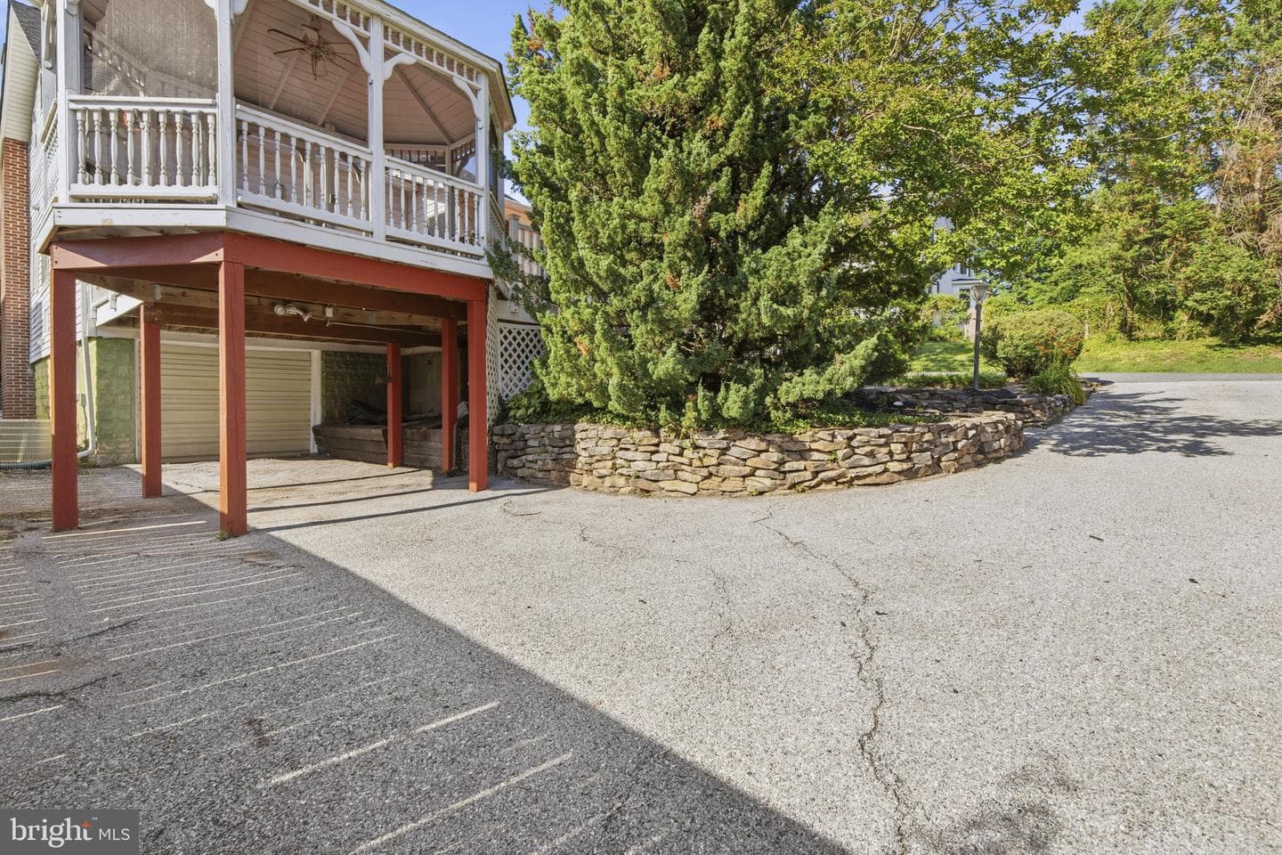4413 Maple Avenue photo 3