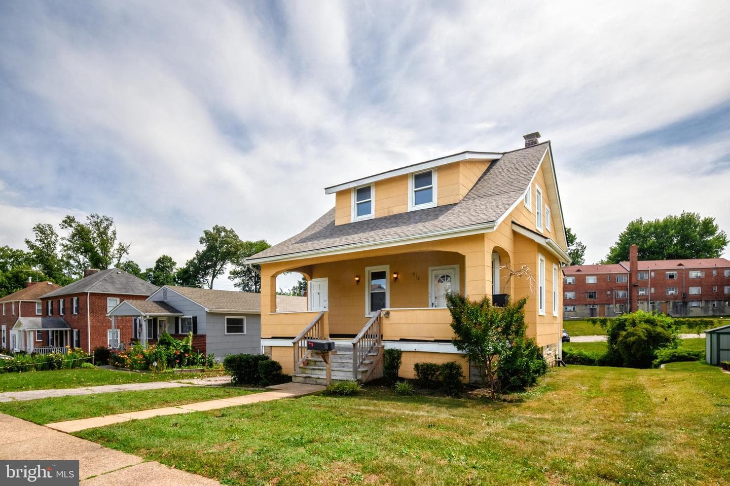 910 Saint Charles Avenue photo 4