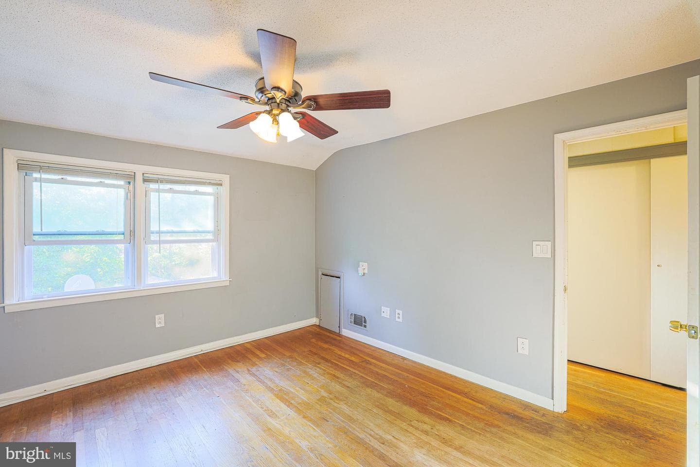 8529 Harris Ave photo 22