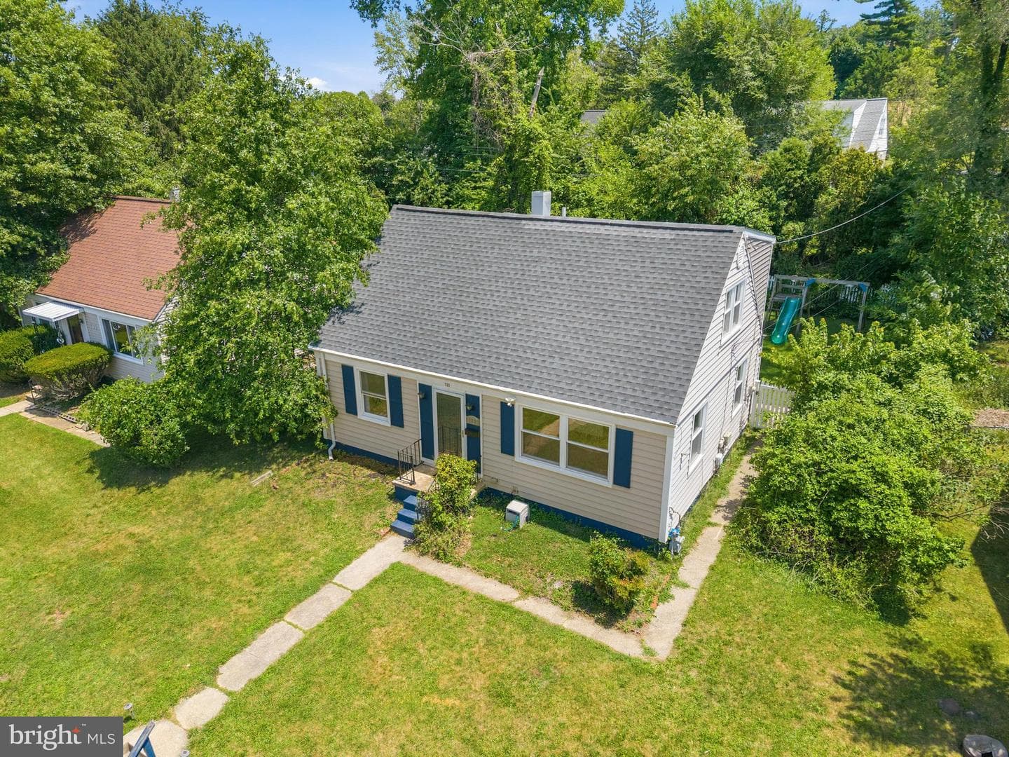 733 Leafydale Terrace photo 2