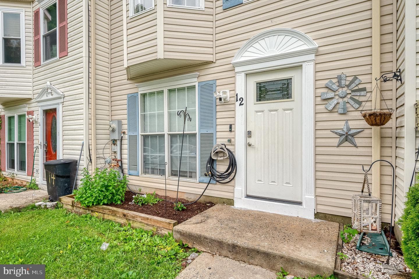 12 White Laurel Court photo 3