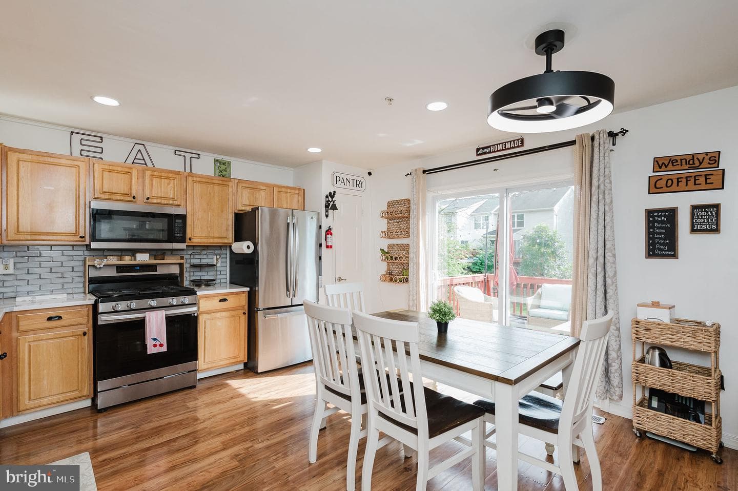12 White Laurel Court photo 9