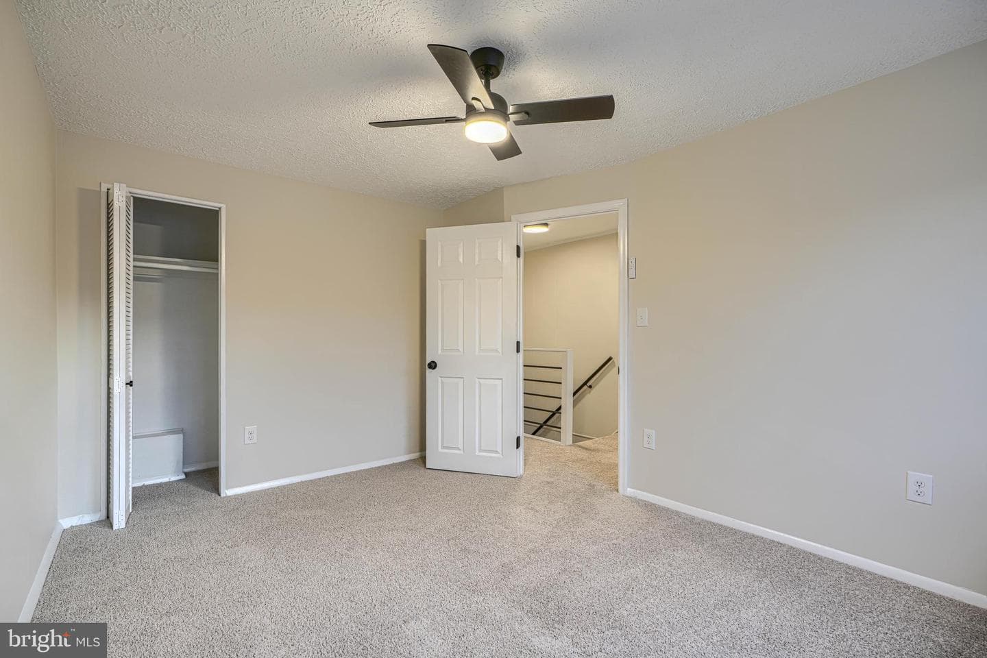 2044 Larkhall photo 32