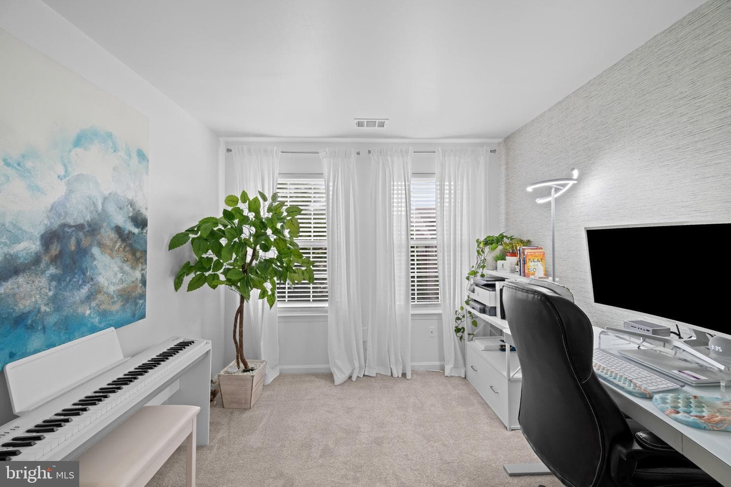 220 Persimmon Circle photo 17