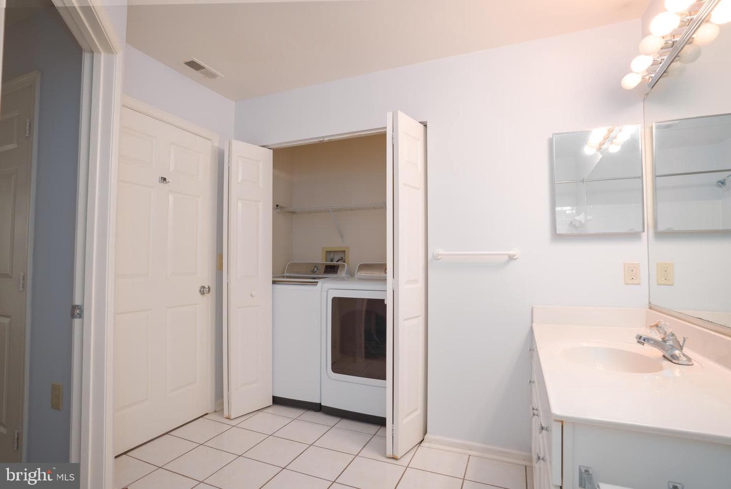 4401 Silverbrook Ln # B101 photo 11
