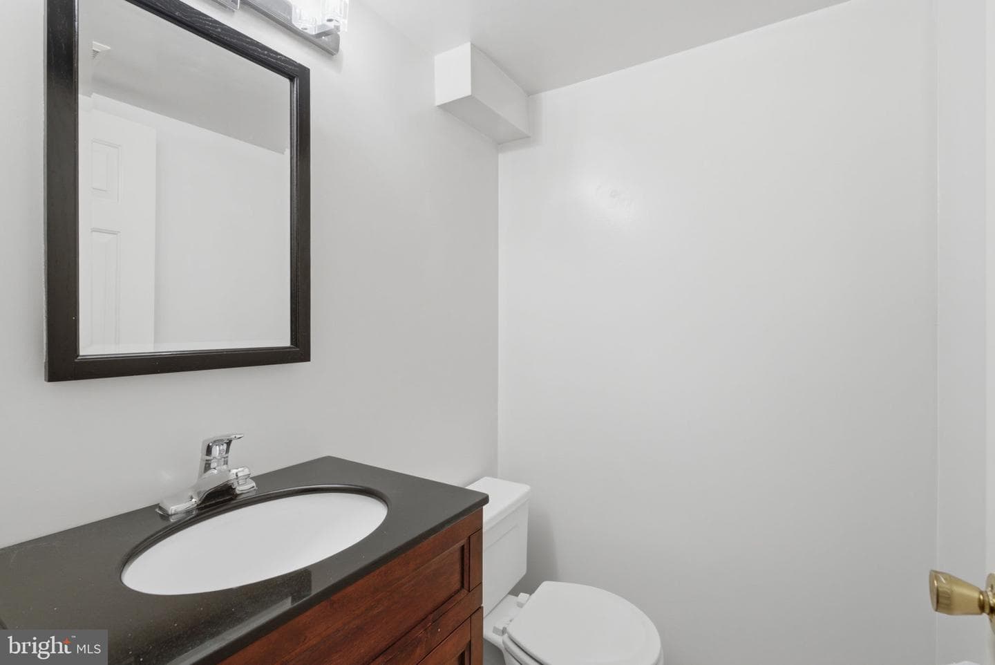 529 Chatterton Road photo 41