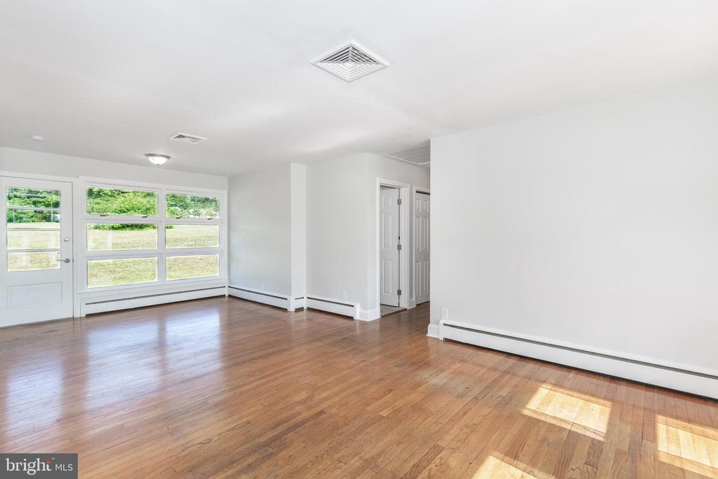 15022 Hanover Pike photo 4