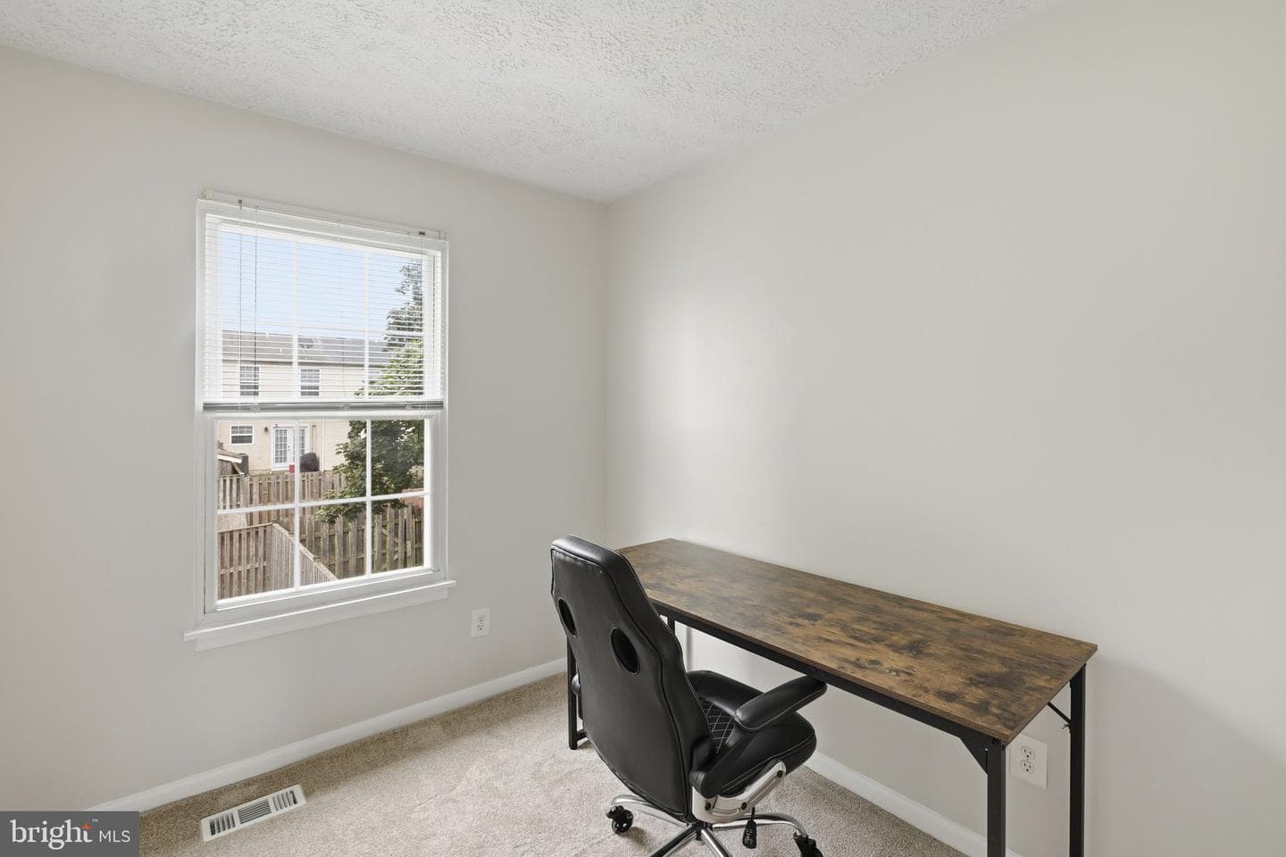 8 London Perry Court photo 12