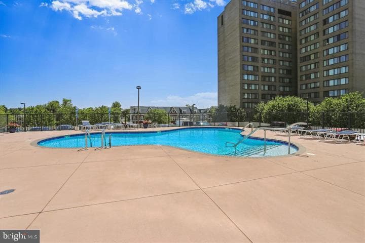 205 E Joppa Road #1601 photo 37