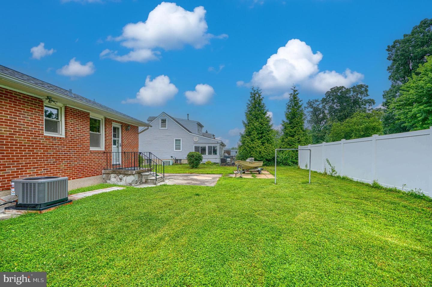 9607 Alda Drive photo 32