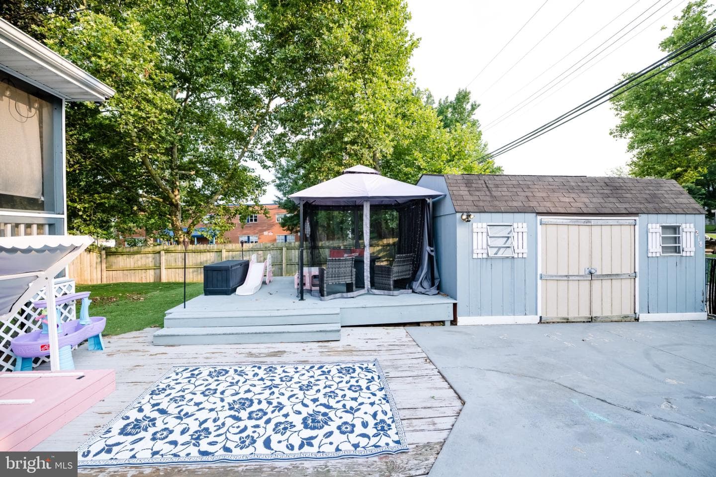 218 Endsleigh Avenue photo 35